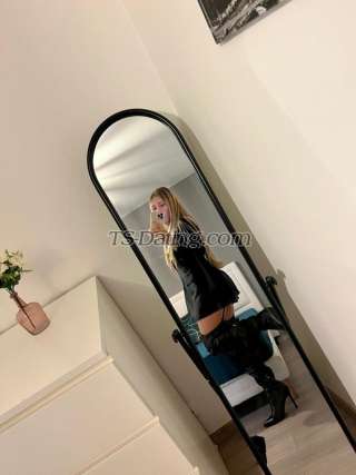 trans girl Barbarats 7989456