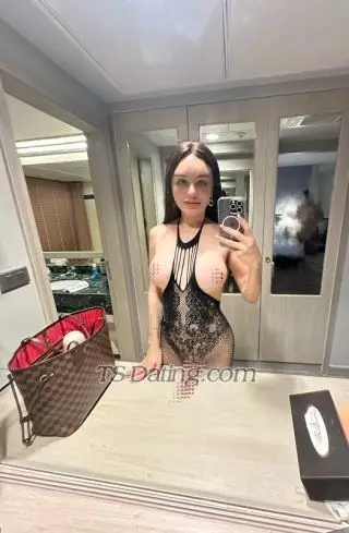 Shemale Baysinee 0131758