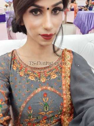 trans girl BeachBionic 0490891