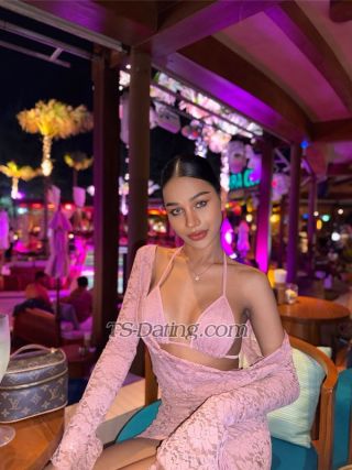 trans girl Benz2004 0454578