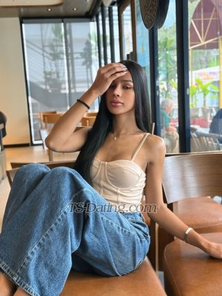 trans girl Benz2004 0952749