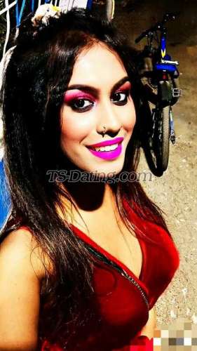 trans girl Bigapplebad 8809101