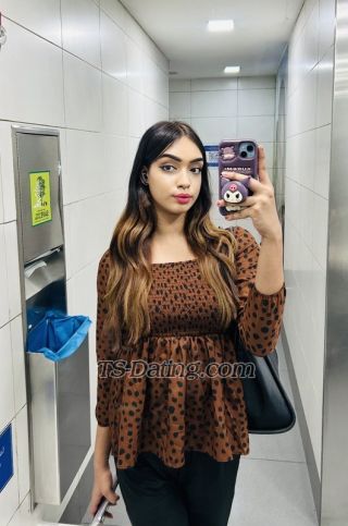 trans girl Bigdickruhi 3031347