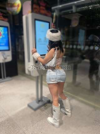 trans girl Bimboprncss 1616383