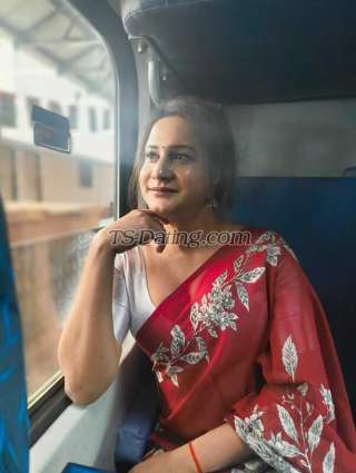 trans girl Bipss 8909902