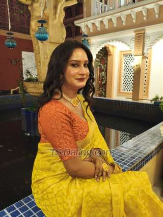 trans girl Bipss 9018051