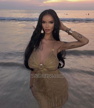 trans girl BombshellLara 5370100 trans girl BombshellLara 5370100