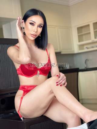 trans girl Cake01872 3408135