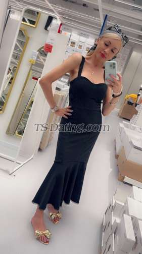 trans girl CamillaMoore 6943094