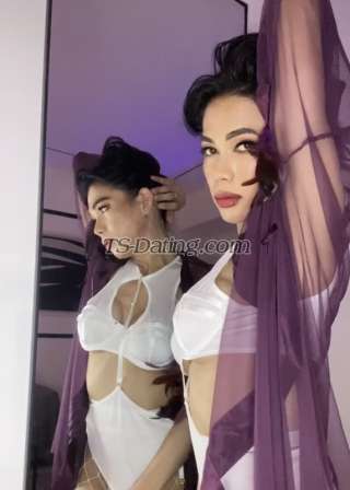 trans girl Camille4U 2370825