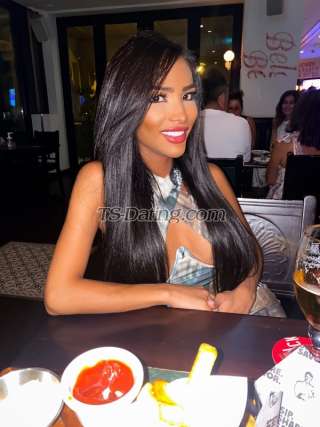 trans girl Carasins 2077407