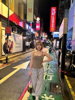 trans girl Carenpeem 3081878