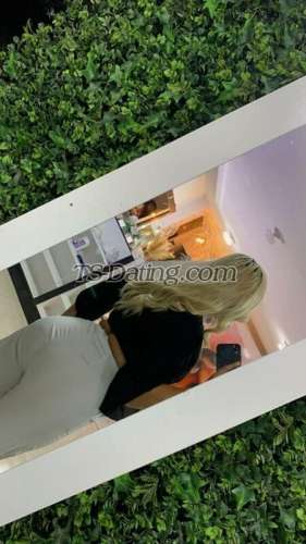 trans girl Caroherrera 0710168