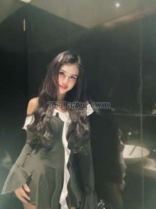 trans girl Carolline 8093321