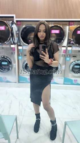 trans girl CdHyuna 8943024