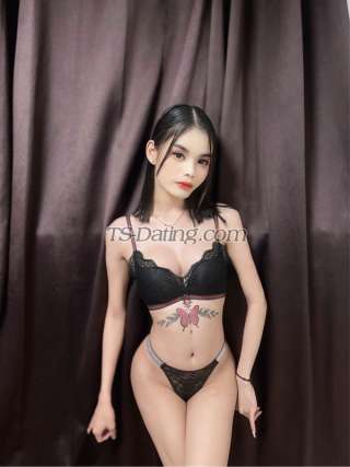 trans girl Chelseaaguiil 4448238