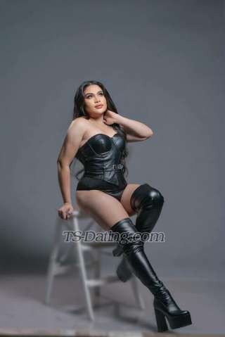 trans girl Clairefoxxx 3023021