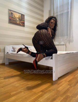 trans girl ClaraAnaconda 3583821