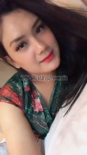 trans girl CllaraBella 0669046