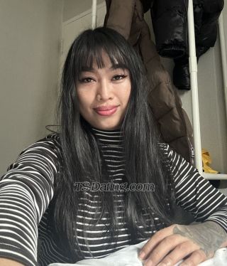 trans girl CreamiestCum 0233356