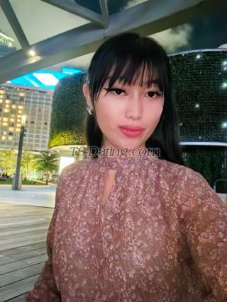 trans girl CreamiestCum 1030437