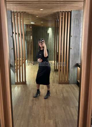 trans girl CreamiestCum 5202980