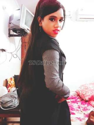 trans girl CuteAvantika 1471450