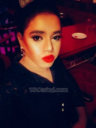 trans girl CuteAvantika 2585046