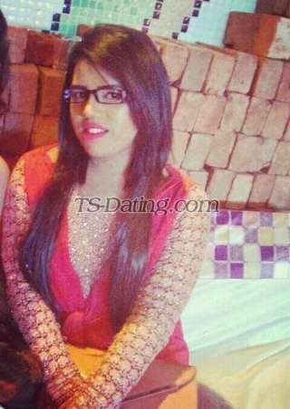 trans girl CuteAvantika 3719437