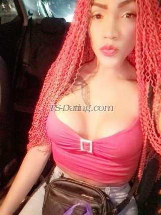 trans girl DanielaUzcat 4924492