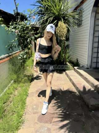 trans girl DannaAndrad 9811875