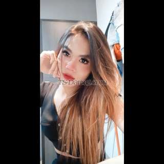 trans girl Davinaalmir 2041492