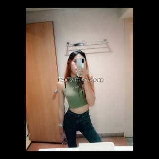 trans girl Davinaalmir 2739900