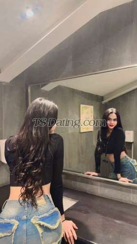 trans girl Davinaalmir 9830564