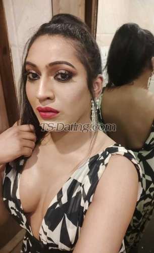 trans girl Deksha 0145565