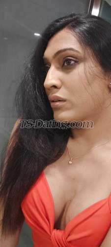trans girl Deksha 0148376