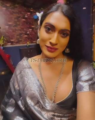 trans girl Deksha 9903124