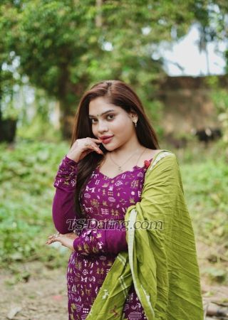 trans girl DesireQueen 4048972