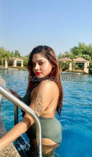 trans girl DesireQueen 6729423