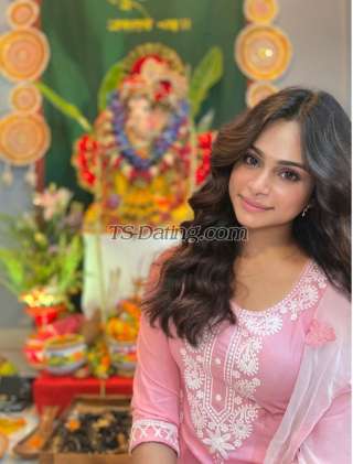 trans girl Dimplee 8030569