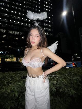 trans girl EhmieSmith 9784719