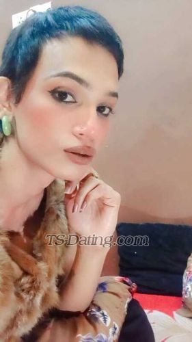 trans girl Elveera 3682903