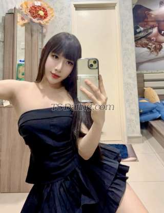 trans girl Emilia0402 5888323