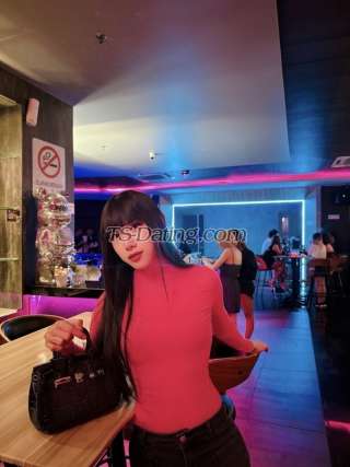 trans girl Emilia0402 8697385