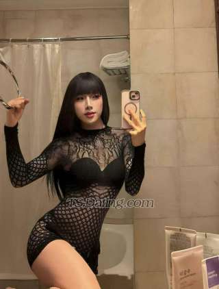 trans girl Emilia0402 9821681