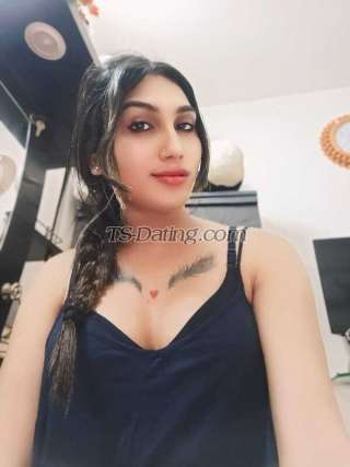 trans girl ExoticRupa 1018044