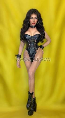 trans girl Famemassive 1799189