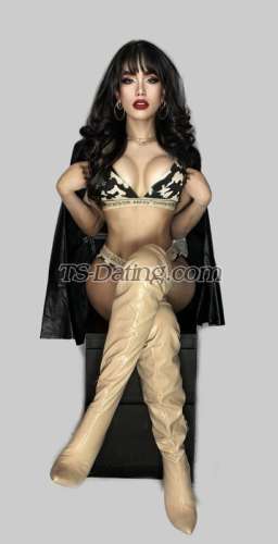 trans girl Famemassive 7973695