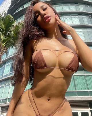 trans girl FaraHudson 8080455