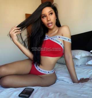 trans girl FaraHudson 8855615